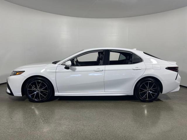 Photo of 2023 Ice Cap Toyota Camry