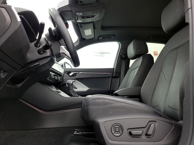 Photo of 2021 White Audi Q3