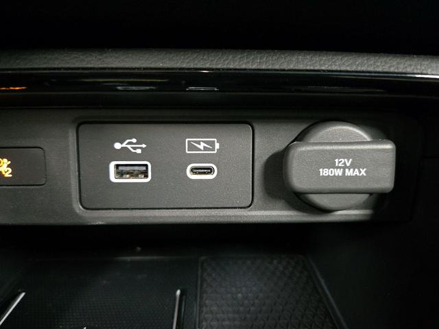 Photo of 2024 White Honda CR-V Hybrid