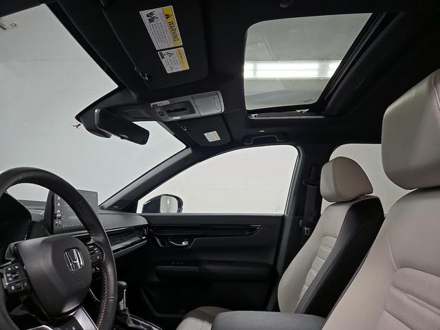 Photo of 2024 White Honda CR-V Hybrid