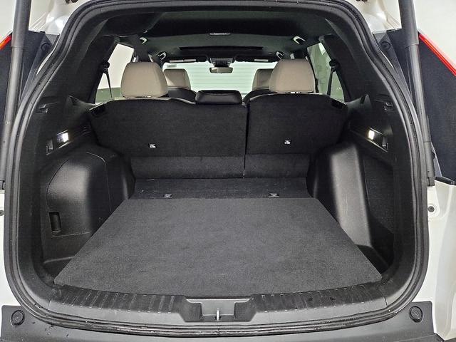 Photo of 2024 White Honda CR-V Hybrid