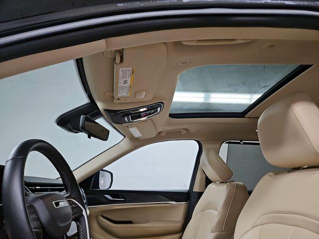 Photo of 2022 Gray Jeep Grand Cherokee L