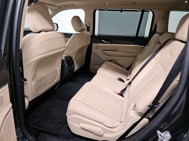 Photo of 2022 Gray Jeep Grand Cherokee L
