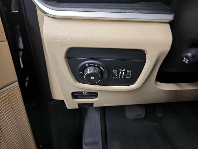 Photo of 2022 Gray Jeep Grand Cherokee L