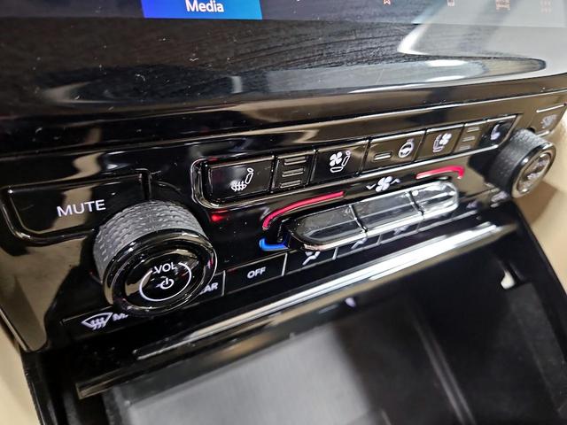 Photo of 2022 Gray Jeep Grand Cherokee L