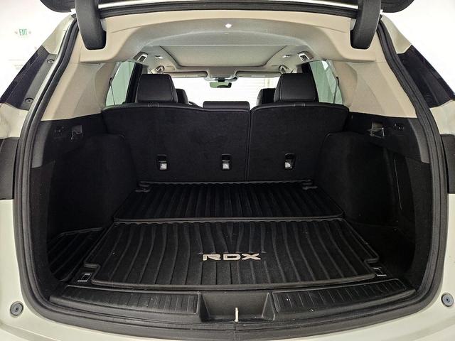 Photo of 2019 White Acura RDX