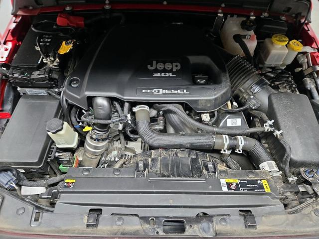 Photo of 2022 Red Jeep Gladiator
