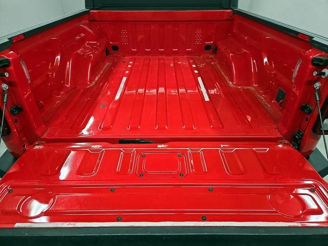 Photo of 2022 Red Jeep Gladiator