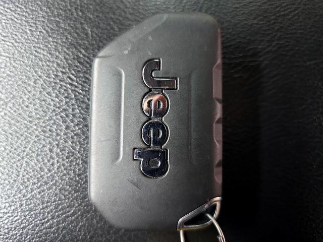 Photo of 2022 Red Jeep Gladiator