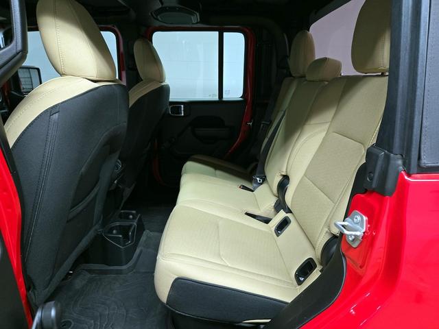 Photo of 2022 Red Jeep Gladiator