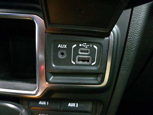 Photo of 2022 Red Jeep Gladiator