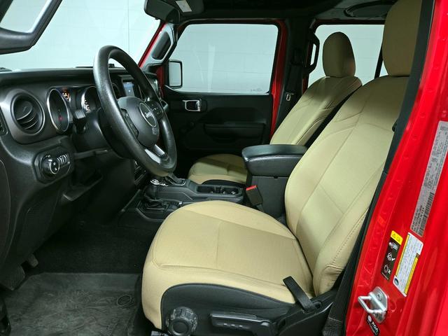 Photo of 2022 Red Jeep Gladiator