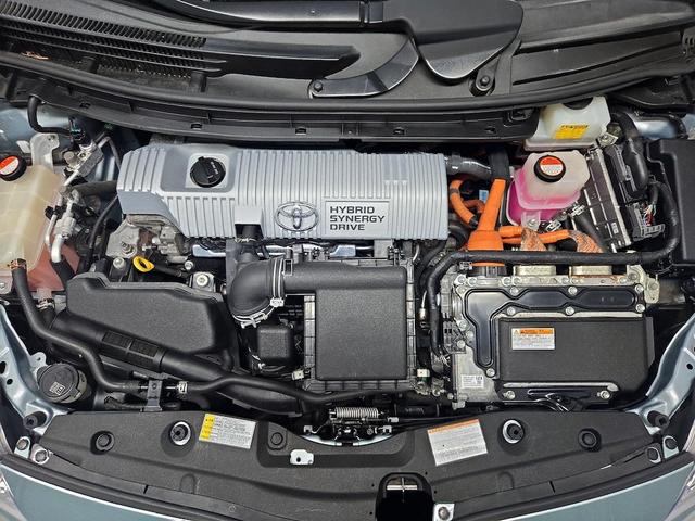 Photo of 2015 Blue Toyota Prius
