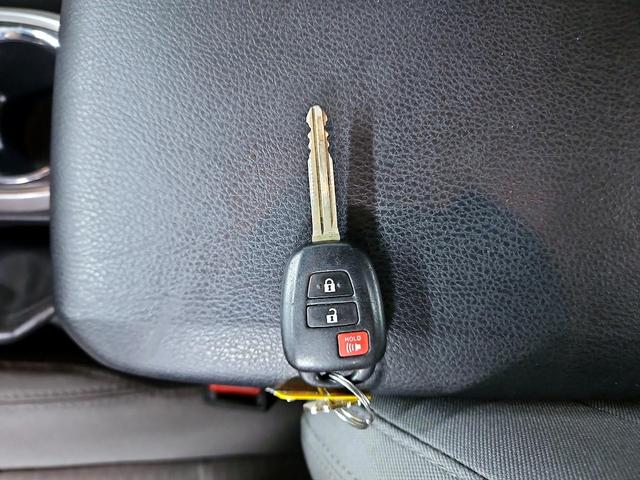 Photo of 2017 Tan Toyota Tacoma