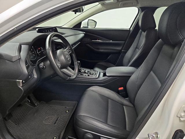 Photo of 2022 White Mazda CX-30