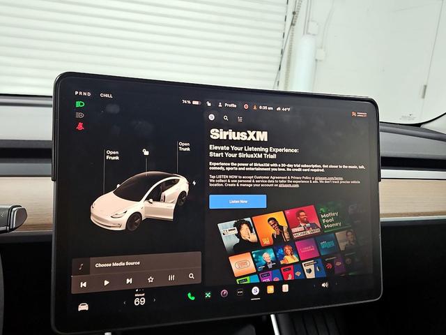 Photo of 2020 White Tesla Model 3