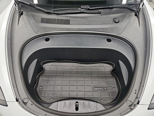 Photo of 2020 White Tesla Model 3