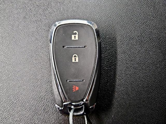 Photo of 2023 White Chevrolet Equinox