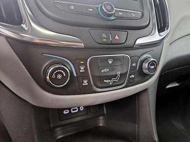 Photo of 2023 White Chevrolet Equinox