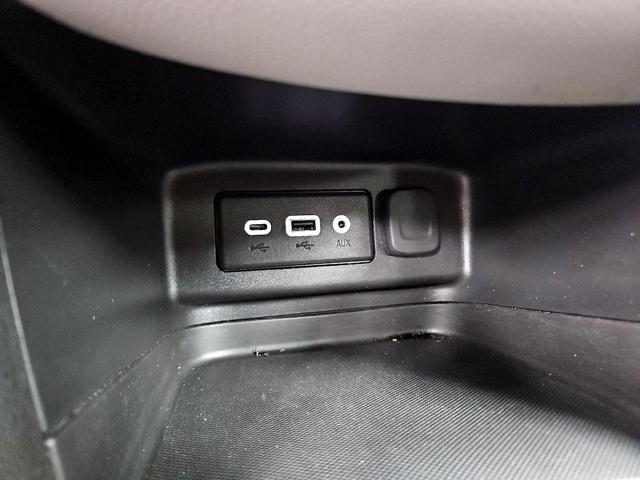 Photo of 2023 White Chevrolet Equinox