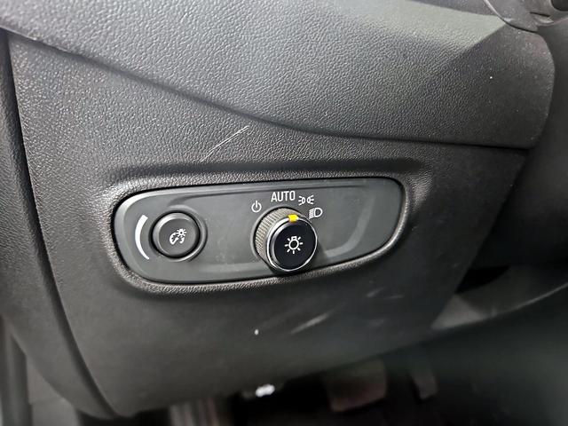 Photo of 2023 White Chevrolet Equinox