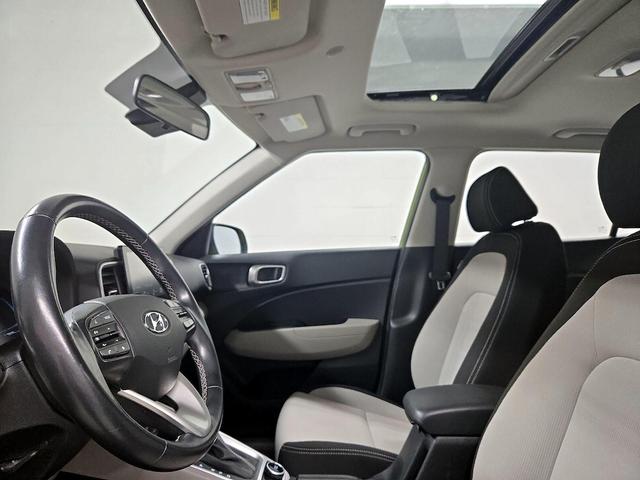 Photo of 2023 Green Hyundai VENUE