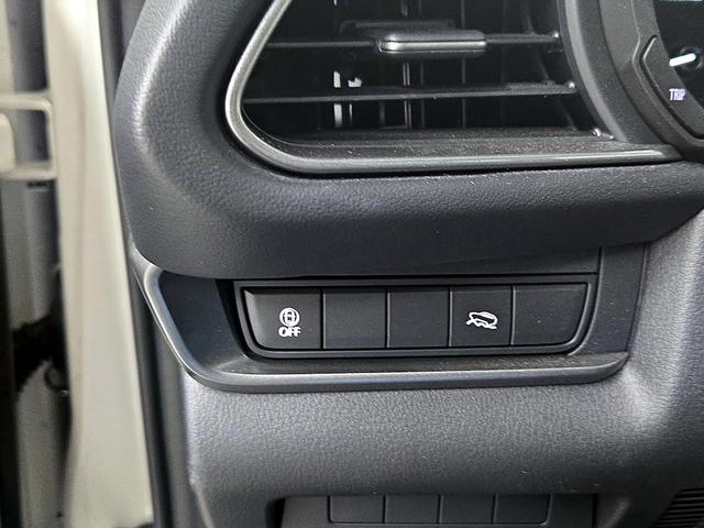 Photo of 2022 White Mazda CX-30