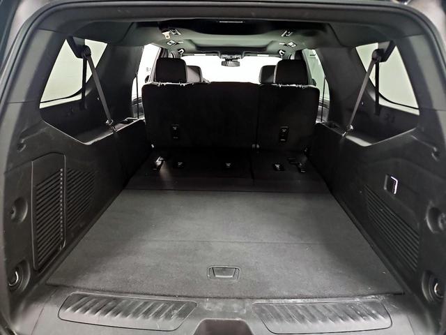 Photo of 2023 Black Chevrolet Suburban