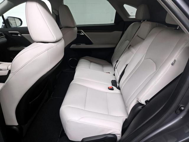 Photo of 2022 Gray Lexus RX 350