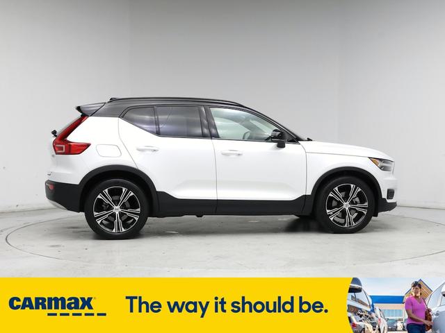 Photo of 2021 White Volvo XC40