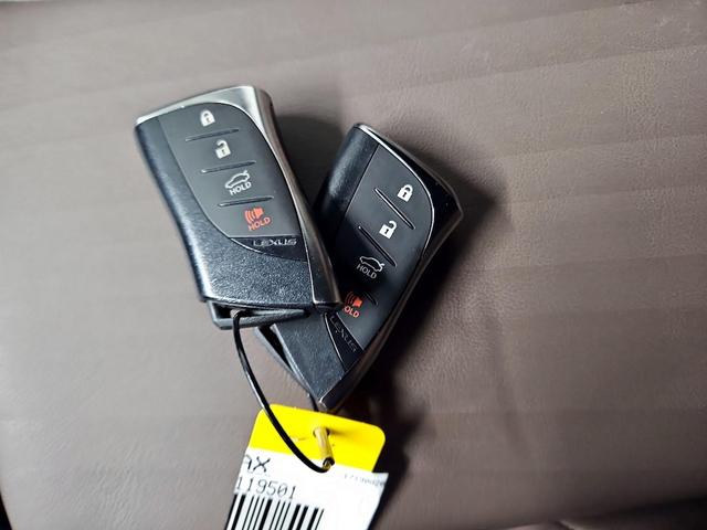 Photo of 2022 Black Lexus ES 350