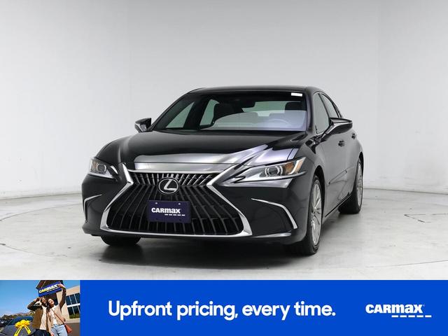 Photo of 2022 Black Lexus ES 350