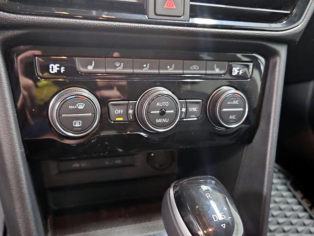 Photo of 2024 Gray Volkswagen Taos
