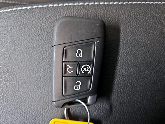 Photo of 2024 Gray Volkswagen Taos