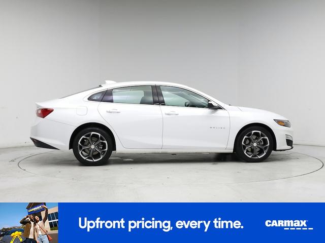 Photo of 2023 White Chevrolet Malibu