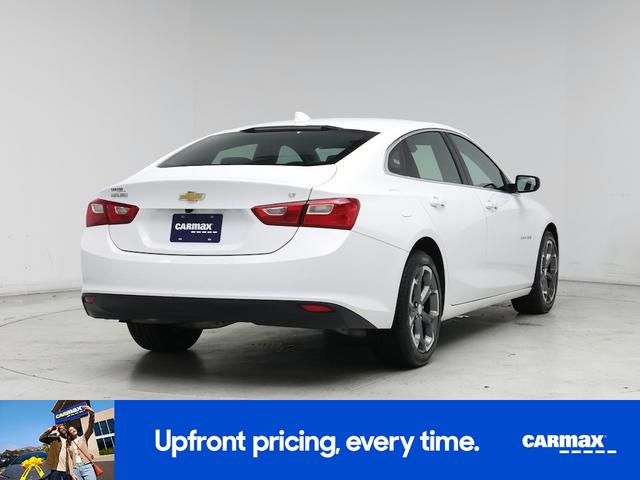 Photo of 2023 White Chevrolet Malibu
