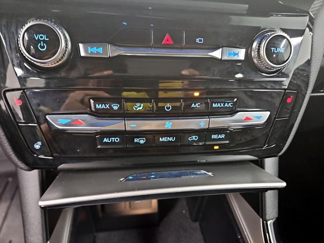 Photo of 2022 Black Ford Explorer