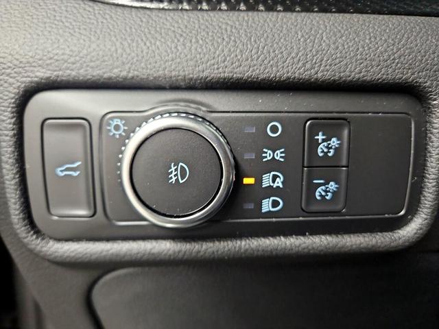 Photo of 2022 Black Ford Explorer