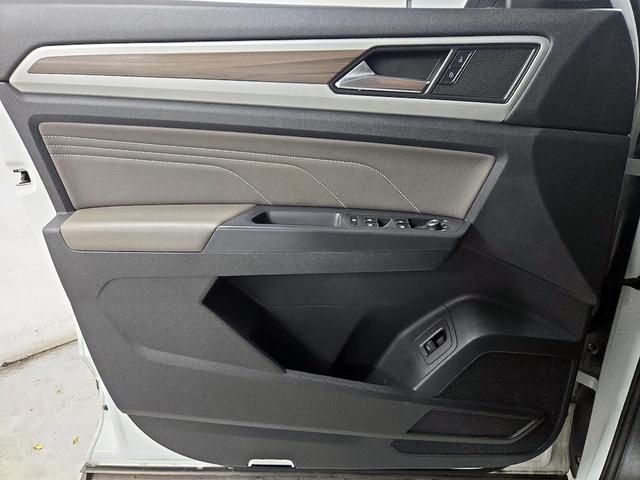Photo of 2021 White Volkswagen Atlas