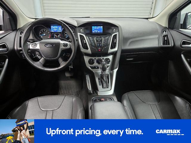 Photo of 2014 White Ford Focus