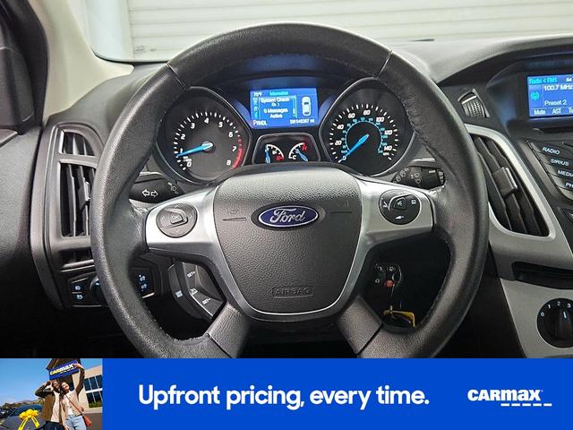 Photo of 2014 White Ford Focus