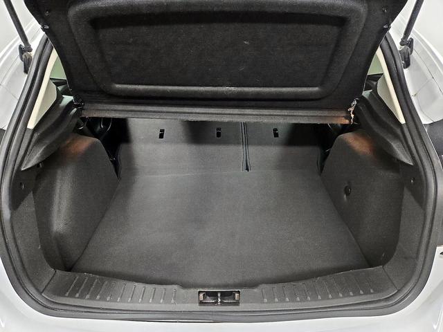 Photo of 2014 White Ford Focus