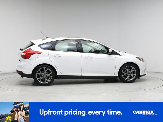 Photo of 2014 White Ford Focus
