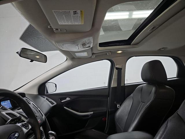 Photo of 2014 White Ford Focus