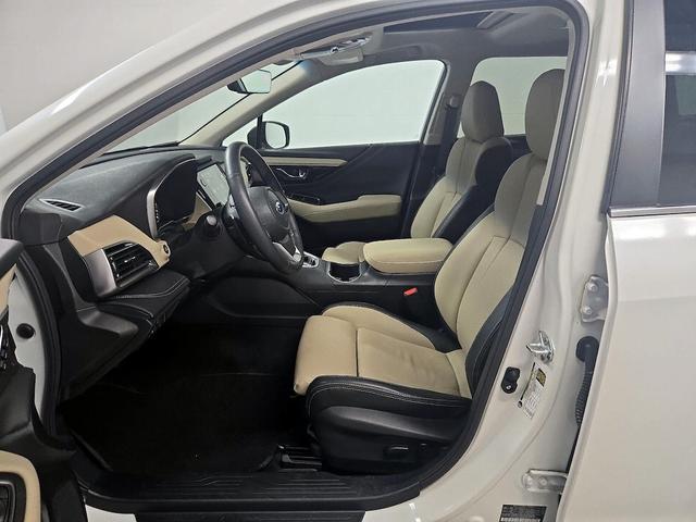 Photo of 2022 White Subaru Outback
