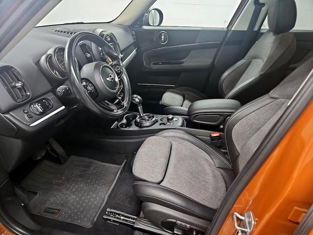 Photo of 2017 Orange MINI Countryman