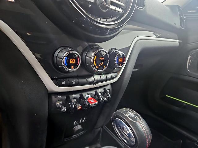 Photo of 2017 Orange MINI Countryman