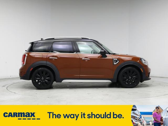 Photo of 2017 Orange MINI Countryman