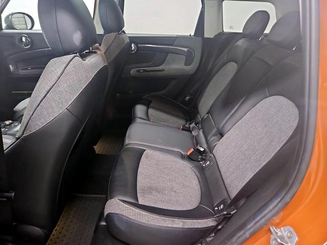 Photo of 2017 Orange MINI Countryman