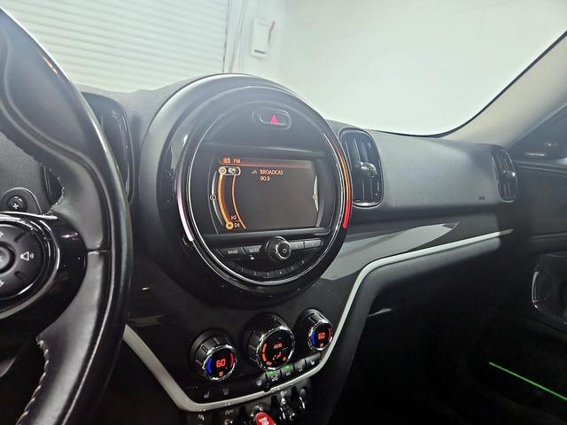 Photo of 2017 Orange MINI Countryman